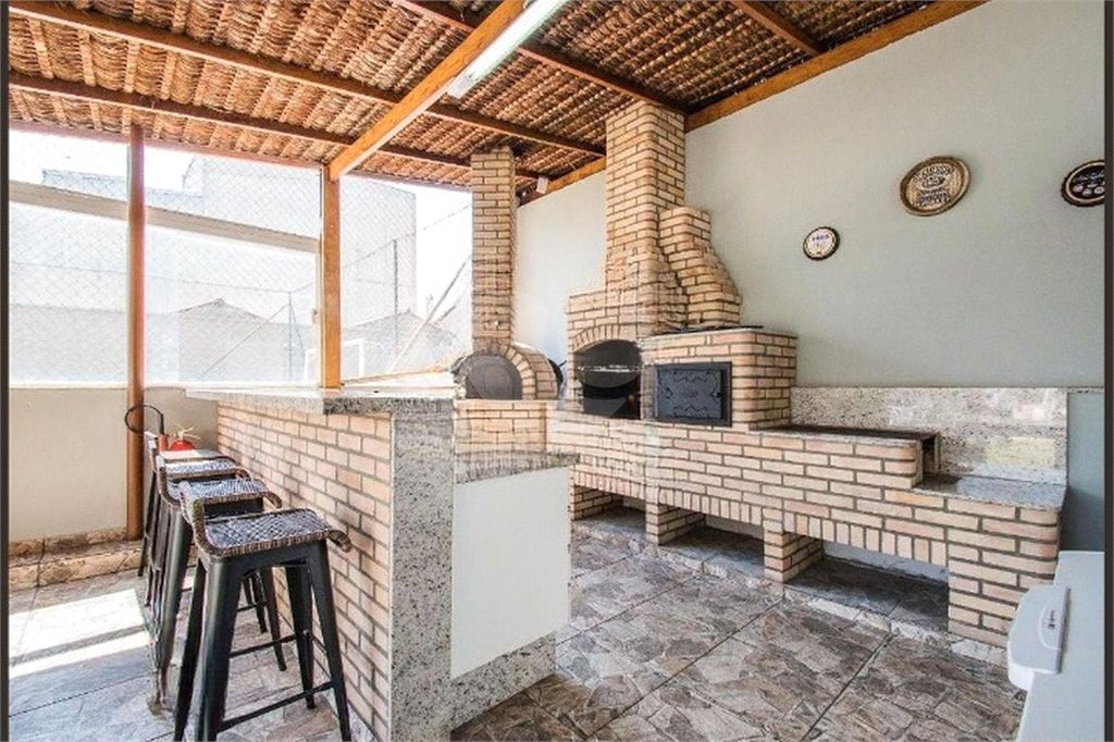 Oportunidade Apartamento mobiliado á venda na saude com 60m² com 2 dorm e 2 vaga. Aceita e estuda Permuta ( sujeito a avaliação).