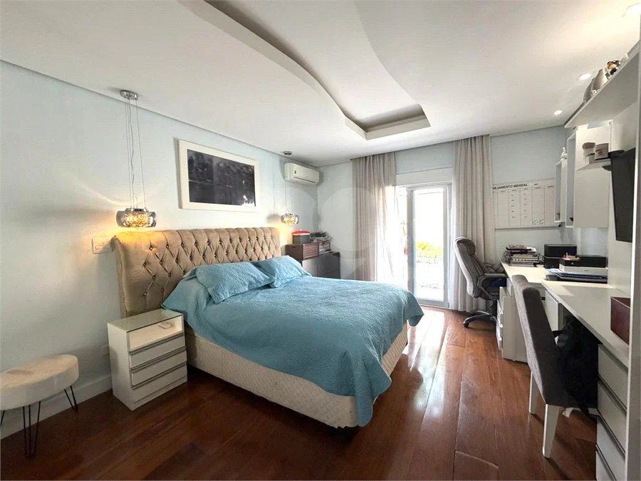 Casa Térrea de Alto Padrão à Venda no Bolsão de Interlagos