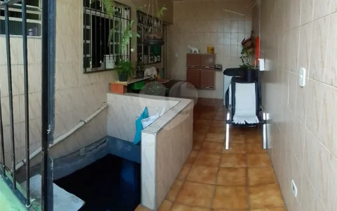 Casa Térrea a Venda em Guarulhos