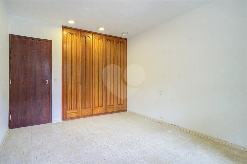 Sobrado à venda ou para alugar com 4 quartos, sendo 1 suíte, em Chácara Monte Alegre, São Paulo, SP