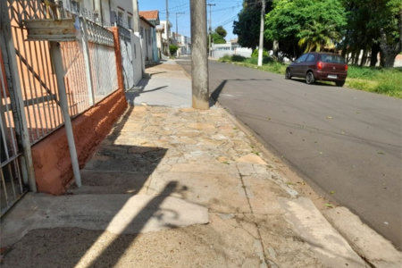 Casa com 2 dormitórios à Venda no Jardim Brasil