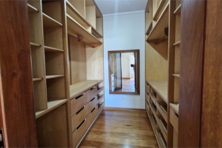 Casa sofisticada à venda em bairro nobre de Atibaia | 3 dormitórios | 408 m²
