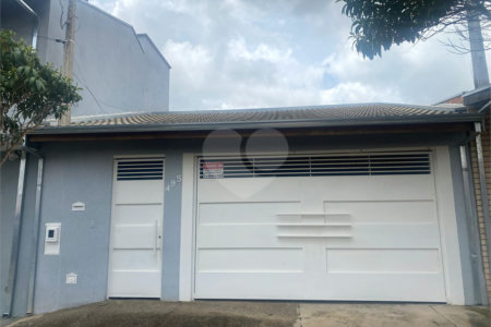 Linda casa para venda de dois dormitórios no Parque Campo Bonito !!!