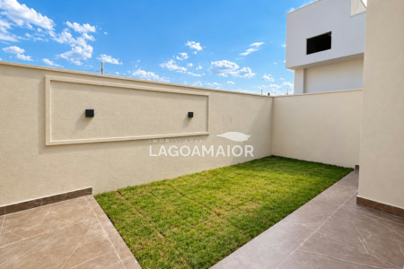 Casa à venda com 3 quartos, sendo 1 suíte, no condomínio Terra Ville, Três Lagoas - MS