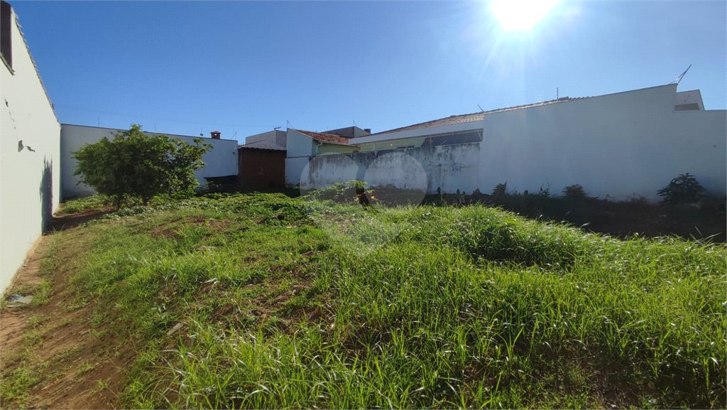 Terreno à Venda em São Carlos, no bairro Nossa Senhora de Fátima