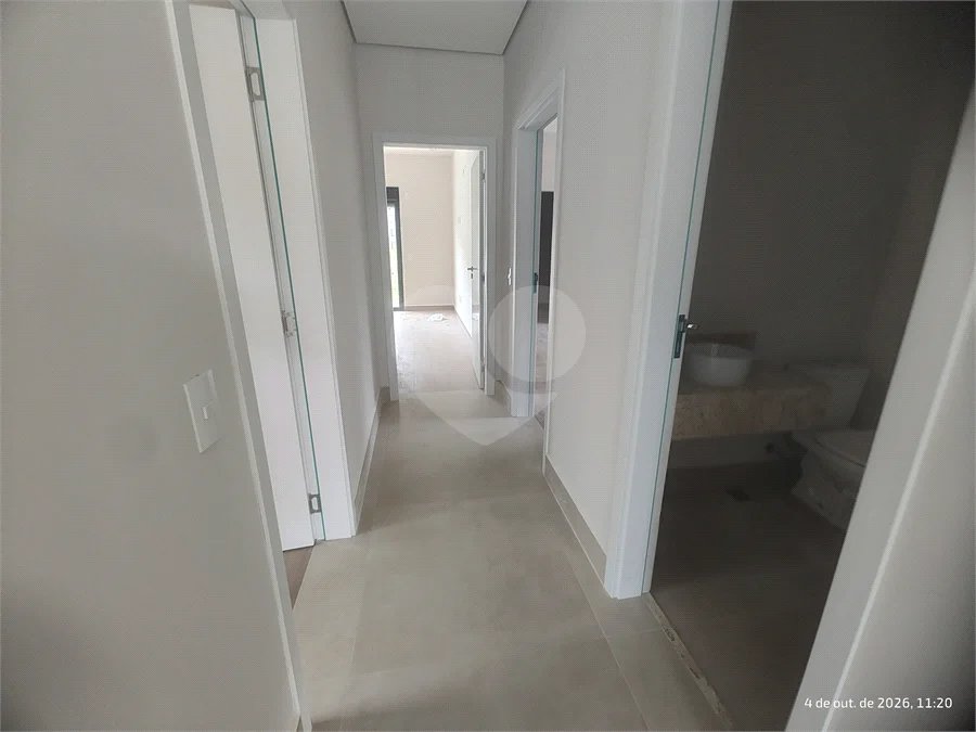 Casa exclusiva em Atibaia de alto padrão com 3 suítes, piscina, espaço gourmet, condomínio fechado, aceita financiamento