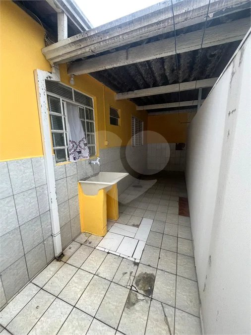 Casa de fundos para locação Jardim Juscelino Kubitschek