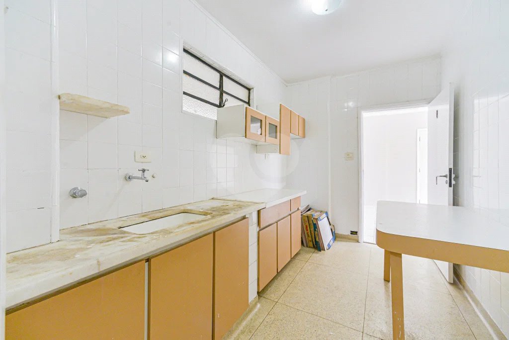 3 Quartos 0 Suites 2 Banheiros 0 Vagas 76 Área Útil 113 Área Total.