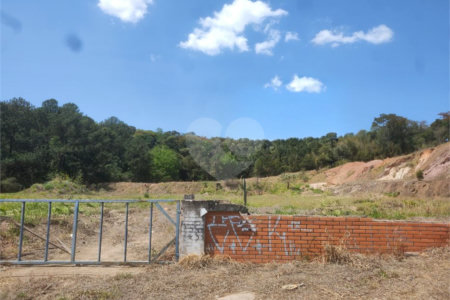 Área industrial e comercial em Atibaia com 15 mil metros, excelente localização com frente para rodovia Fernão Dias
