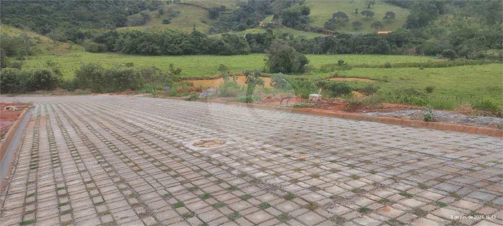 Terrenos de 300 metros em condomínio fechado e prontos para construir na região de Atibaia