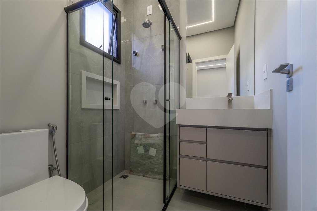 Indaiatuba - SP - Condominio Dona Lucilla - Valor R$2.295.000,00 - 3 suítes + escritório + lavabo - Terreno: 300m2 - Construção: 188m2 - Diferenciais - Móveis planejados no escritório, sala de TV, lavabo, cozinha, área gourmet, lavanderia, banheiros e closet - Ar condicionado em todos os ambie