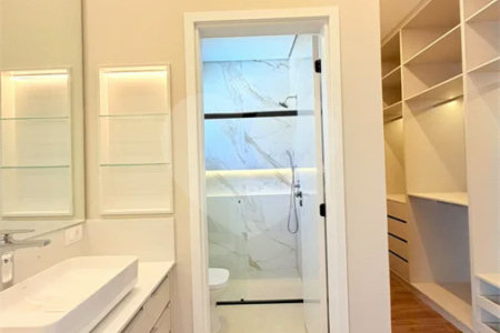 Casa térrea com 3 suítes no Condomínio Residencial Viena em Indaiatuba-SP - Acabamento de alto padrão - R$ 1.690.000,00 - AT 250 m² - AC 158 m² - 3 suítes,, sendo 1 suíte master com closet - Sala para dois ambientes (estar e jantar) - Cozinha planejada com ilha cooktop, forno elétrico e micro-ondas,