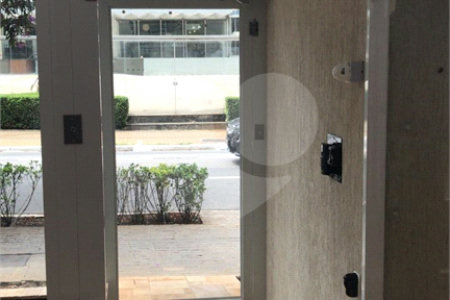 Apartamento à venda no bairro Bela Vista.
