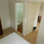 Apartamento mobiliado na Bela Vista de 36m² com 1 vaga de garagem.