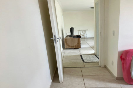 Apartamento à venda com 3 quartos, sendo 1 suíte - no condomínio Carlos Magno, São Carlos - SP