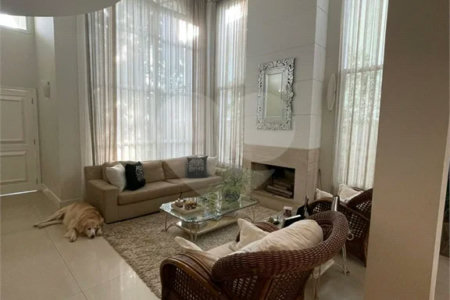 Casa à venda em condomínio fechado em Vinhedo, interior de São Paulo