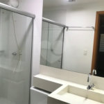 APARTAMENTO MOBILIADO EM FRENTE AO SHOPPING 02 DORMITÒRIOS
