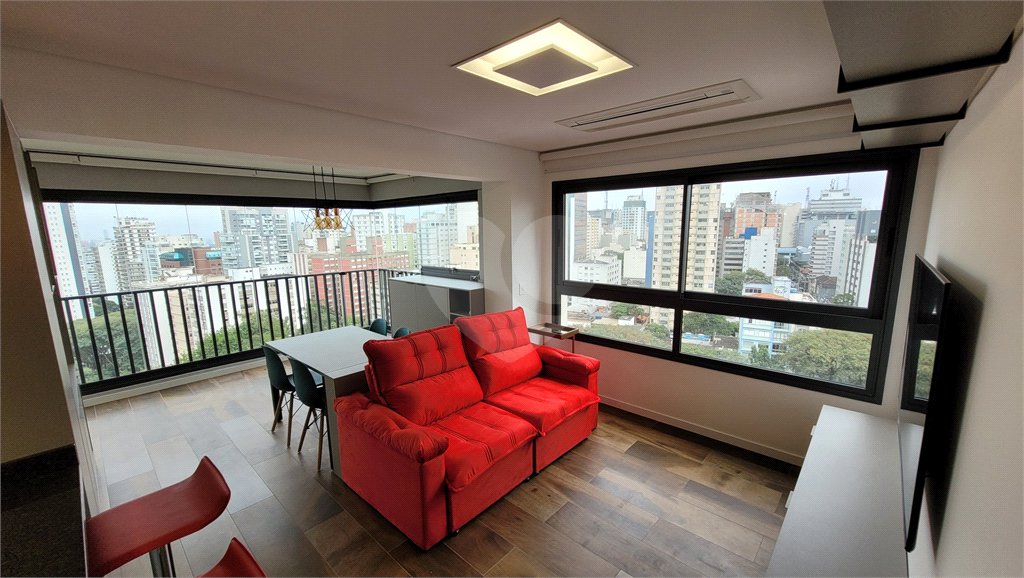 Apartamento de 2 quartos mobiliado à venda no Paraíso