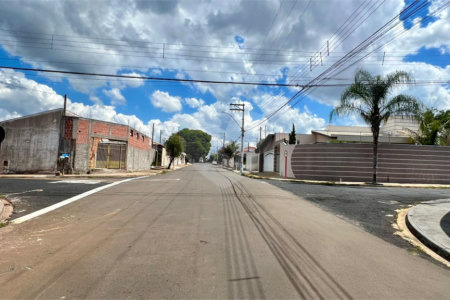 Sobrado à venda com 4 quartos, em Residencial Itamarati