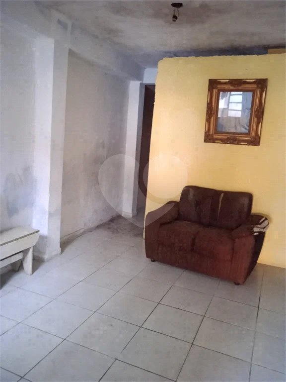 Casa com 180m², 3 quartos, 2 garagens, à venda em Guaianazes