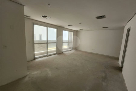 Sala comercial a venda em frente ao Allianz Parque