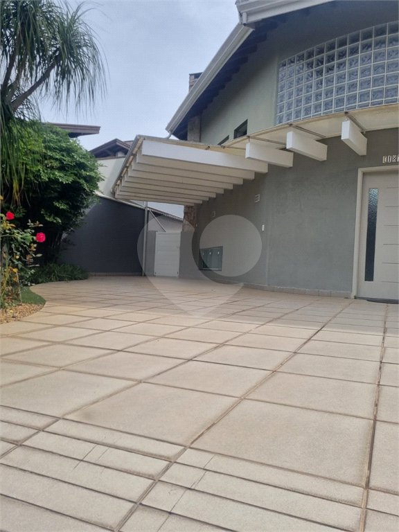 Sobrado à venda ou para alugar com 3 suítes em Villaggio Capríccio, Louveira, SP