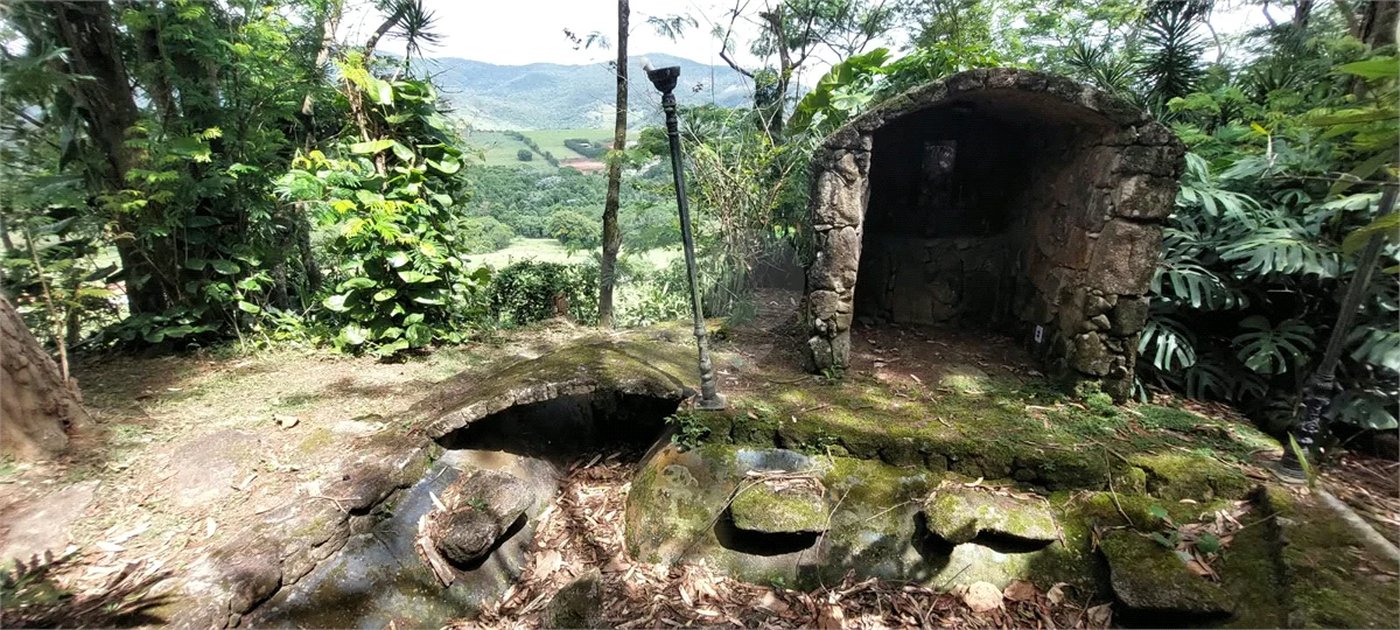 LINDA CHÁCARA A VENDA - CONDOMINIO ALPES D'OURO - BOM JESUS DOS PERDÕES