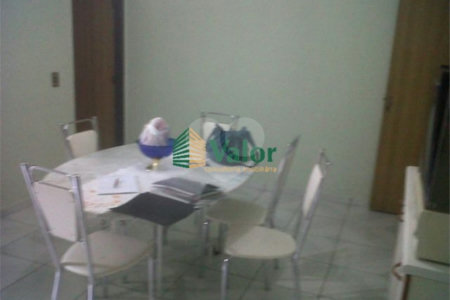 Casa térrea à venda no Jardim Tangará