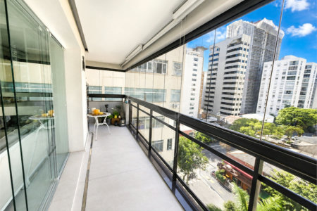 Apartamento reformado com 186 m² em Santa Cecília