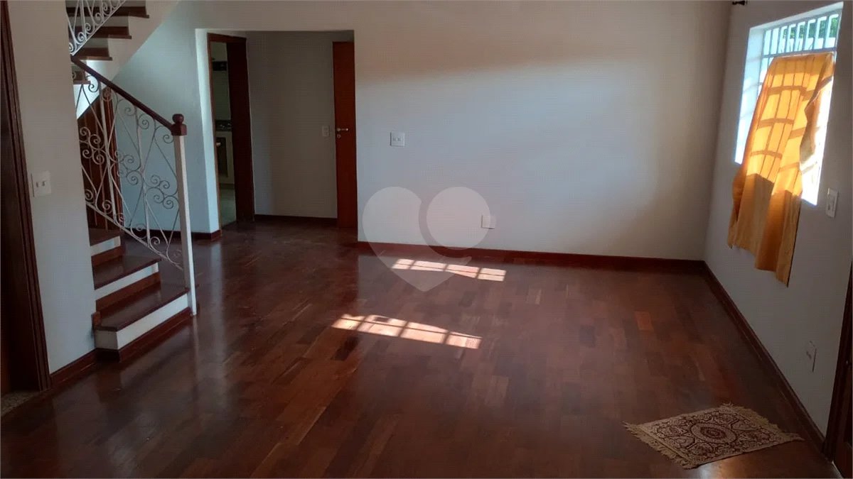 Sobrado amplo com 3 dormitorios e area de lazer a venda
