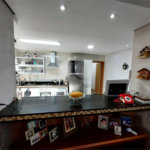 Casa residencial com ponto comercial a venda no Centro