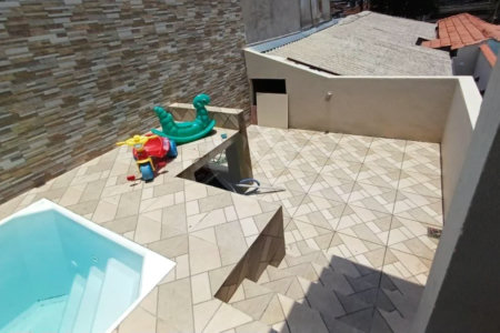 Casa de 2 quartos em Rua Orange, Vila Luzita, Santo André - Venda!