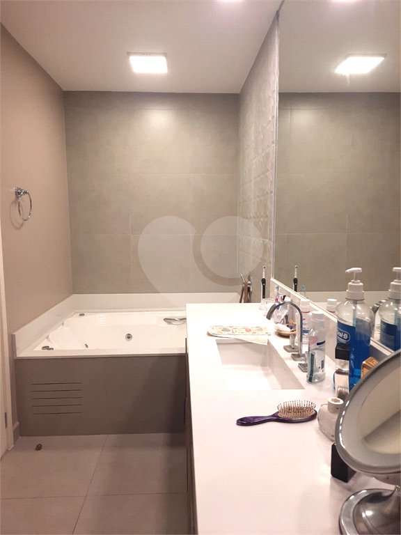 Casa para alugar com 4 quartos, sendo 2 suítes,  em Alto da Boa Vista, São Paulo, SP
