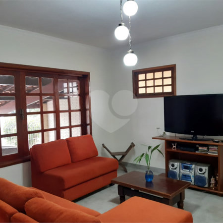 CASA A VENDA NO BAIRRO JARDIM ALVORADA COM 3 DORMITORIOS, 1 SUITE, 3 VAGAS, METRAGEM 250M², Sjc