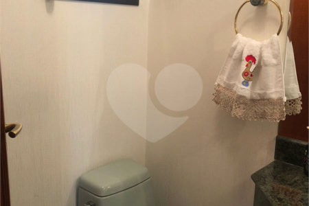 Apartamento na Região do Anália Franco Próximo ao Shopping com 3 Dormitórios sendo 1 Suíte e 2 Vagas de Garagem