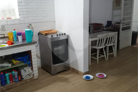 Casa térrea de 90² no Campo Belo com 2 dormitórios e vaga de garagem