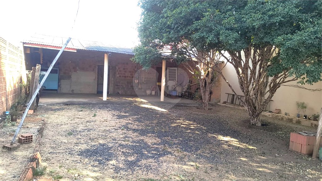 Terreno á venda no Jardim Tangara.