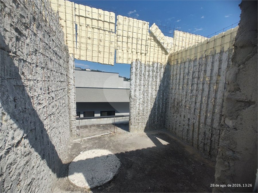 Terreno 810 metros à venda em Atibaia com projeto aprovado exclusivo de alto padrão com construção inacabada