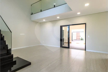 Indaiatuba - Condomínio Milano - Sobrado - 350 m² de terreno - 240 m² de área construída - 4 vagas de garagem, sendo 2 cobertas - Salas de estar e jantar integradas - 3 suítes com closet e varanda no pavimento superior - Escritório no térreo - Espaço gourmet com churrasqueira - Banheiro externo