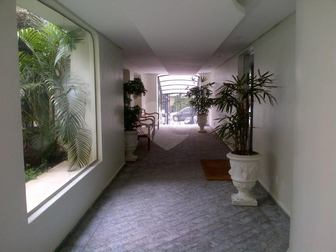 Moema - Apartamento 2 dormitórios c/suíte e Ar condicionado mobiliado !!!