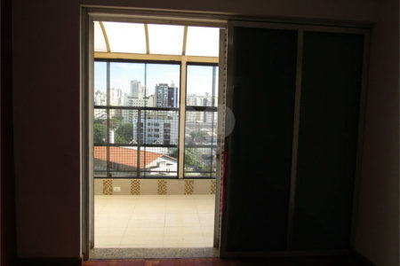 Linda Cobertura na Região de Campos Elíseos - 4 dormitórios (3 suítes). 5 Banheiros