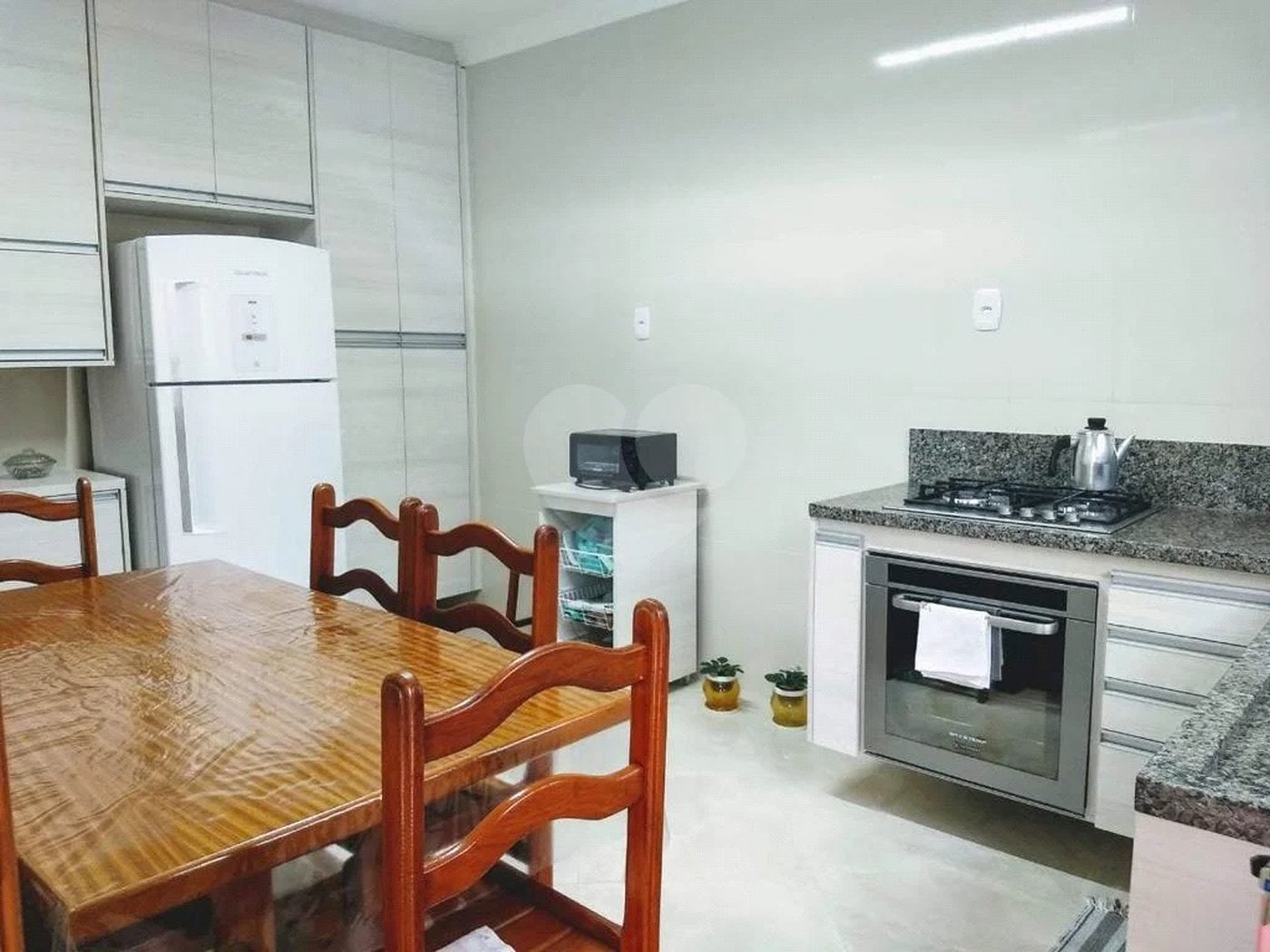 CASA TÉRREA À VENDA NA MOOCA - COM PORTEIRA FECHADA.