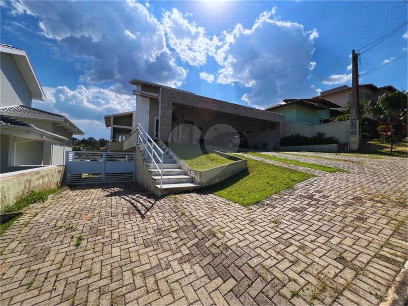 Apresento essa belíssima casa no Condomínio Delle Stelle - Louveira SP
