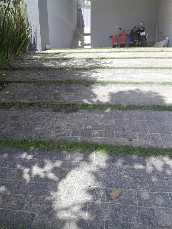 Casa à venda com 3 suítes em Moinho Velho, Cotia, SP