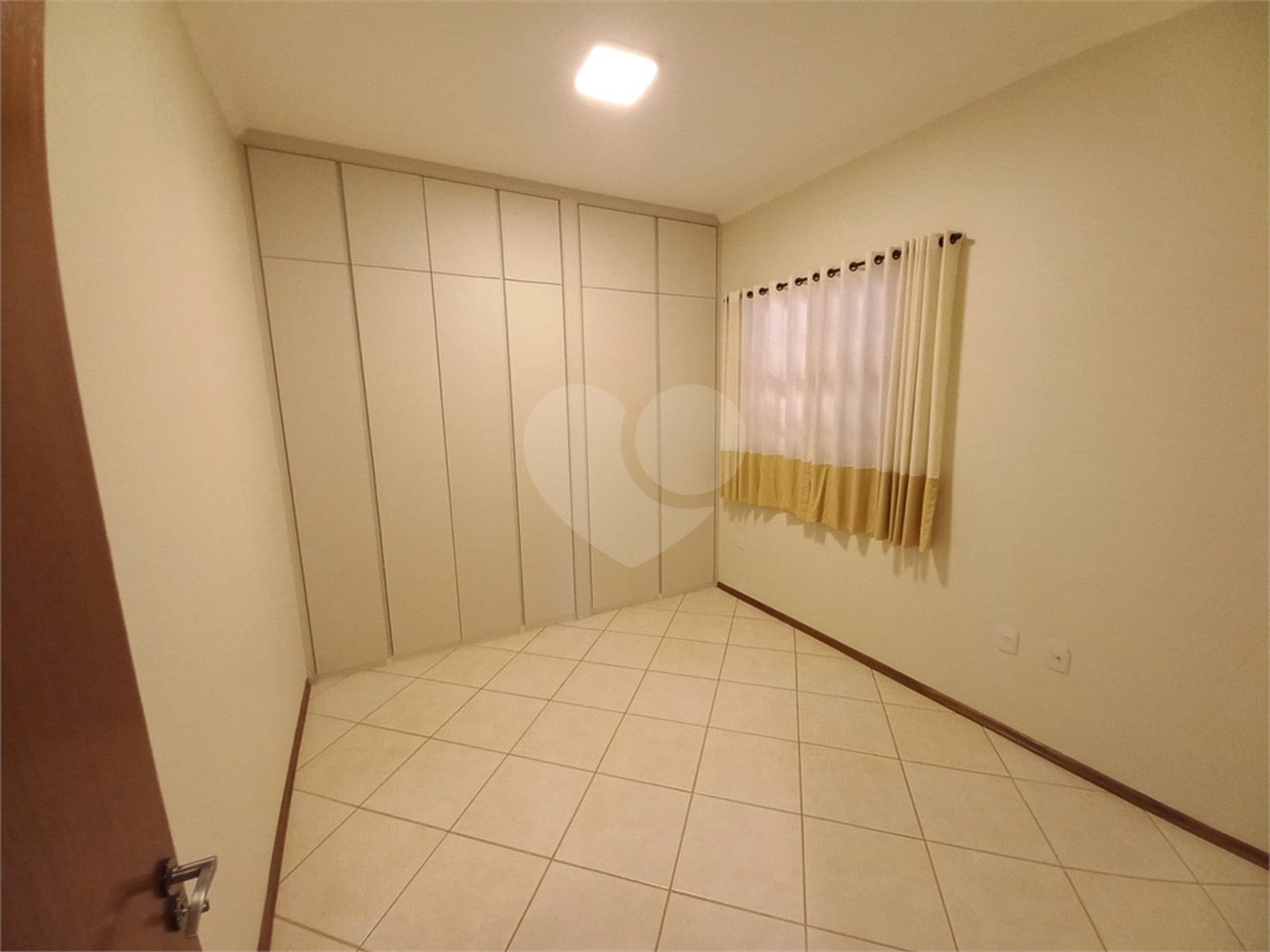 Casa Térrea no Condomínio Damha I,