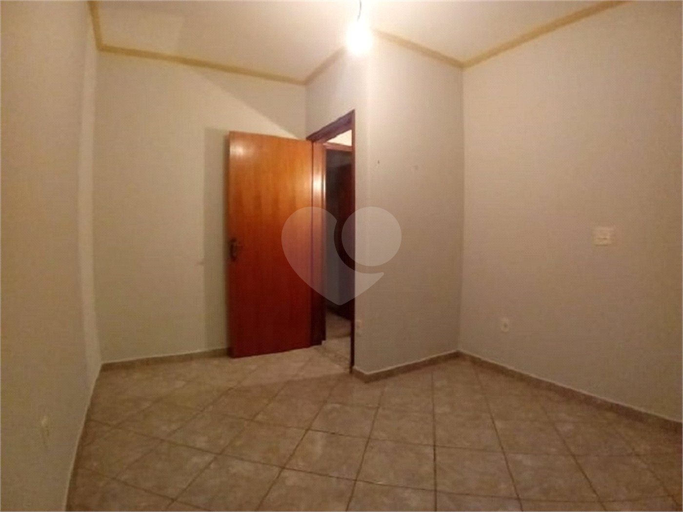 Sobrado à venda com 4 quartos, em Residencial Itamarati