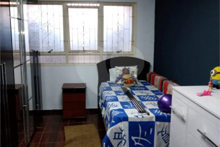 Casa térrea para venda ou locação no Jardim São Carlos V
