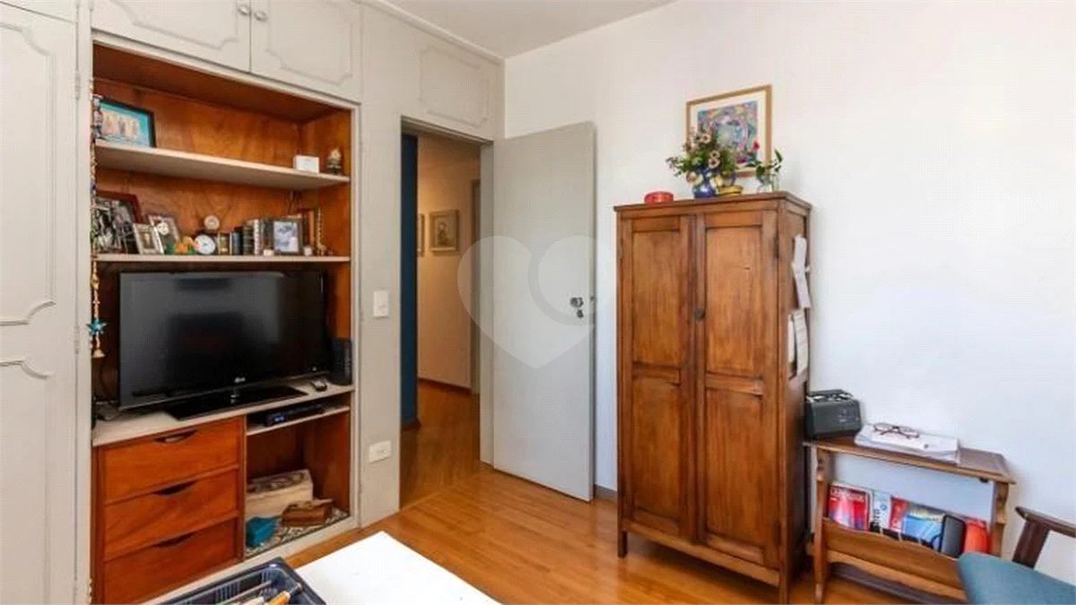Apartamento à venda com 3 quartos, sendo 1 suíte, em Campo Belo, São Paulo, SP