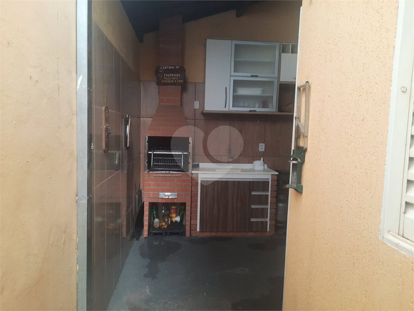 Ótima Oportunidade: Casa com Área de Lazer e Garagem para Dois Carros