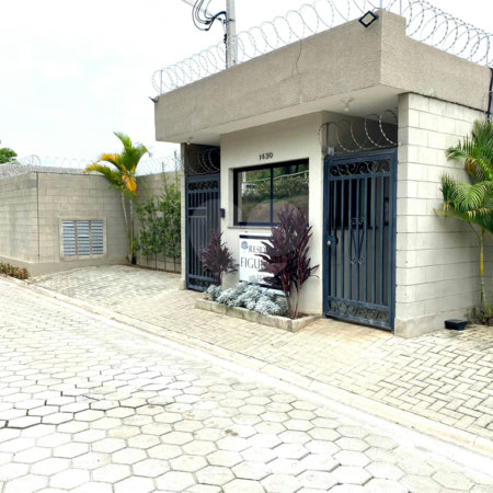 CASA TÉRREA EM ATIBAIA 2 DORMITÓRIOS EM CONDOMÍNIO FECHADO